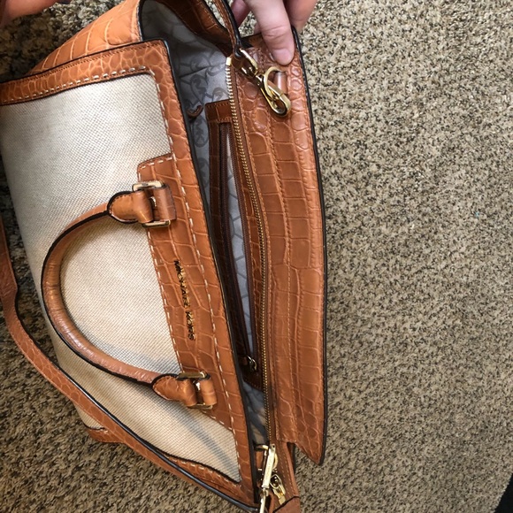 Authentic Michael kors bag - Picture 7 of 7